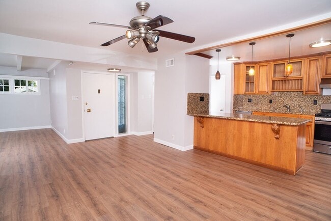 10019 Balboa Blvd in Los Angeles, CA - Building Photo - Building Photo