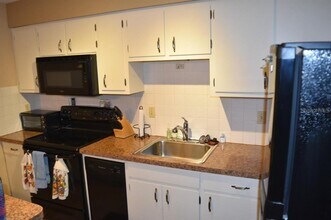 4365 Tahitian Gardens Cir in Holiday, FL - Building Photo - Building Photo