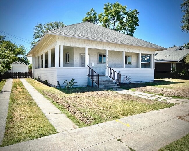 property at 1212 N Irwin St