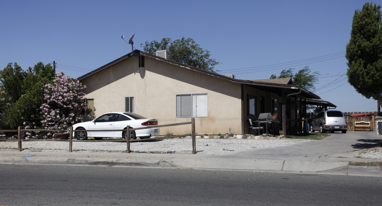 9162-9166 G Ave in Hesperia, CA - Foto de edificio