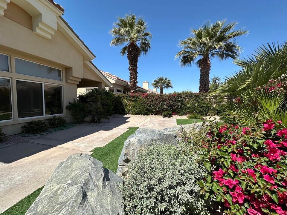 78284 Rainbow Dr in Palm Desert, CA - Building Photo