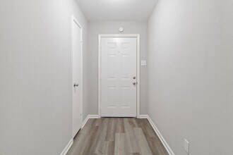 125 Bastrop St in Angleton, TX - Building Photo - Building Photo