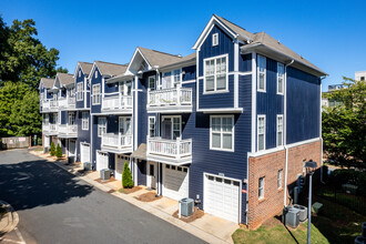 Walnut Hill Condominiums in Charlotte, NC - Building Photo - Primary Photo