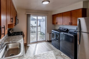 Newport Landings Apartment Community in Middletown, RI - Building Photo