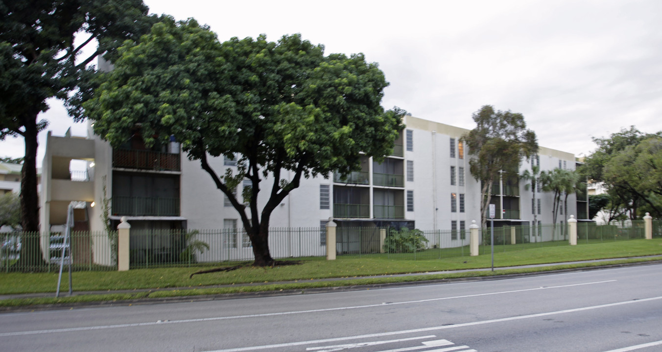 San Marco Apartments in Miami, FL - Foto de edificio