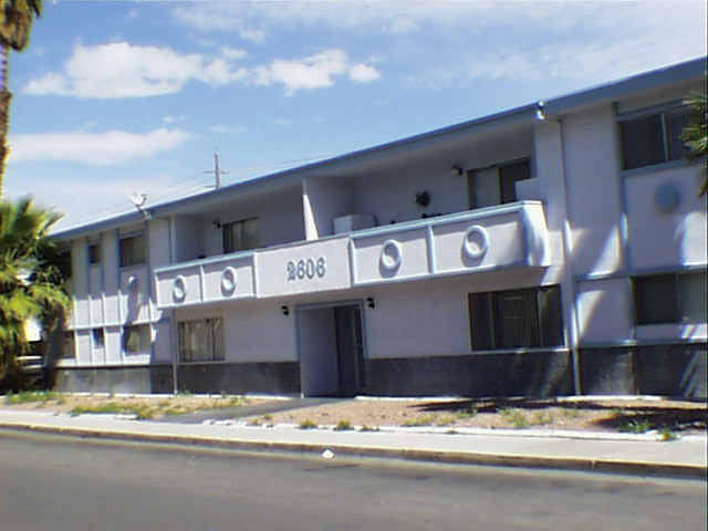 Americana Apartments in Las Vegas, NV - Foto de edificio - Building Photo