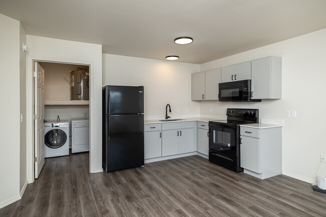 The Grove on Berry in Springdale, AR - Building Photo - Interior Photo