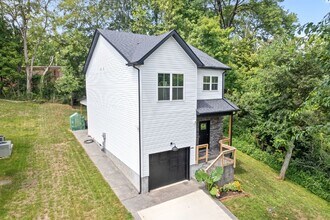 418 Oak St in Clarksville, TN - Building Photo - Building Photo