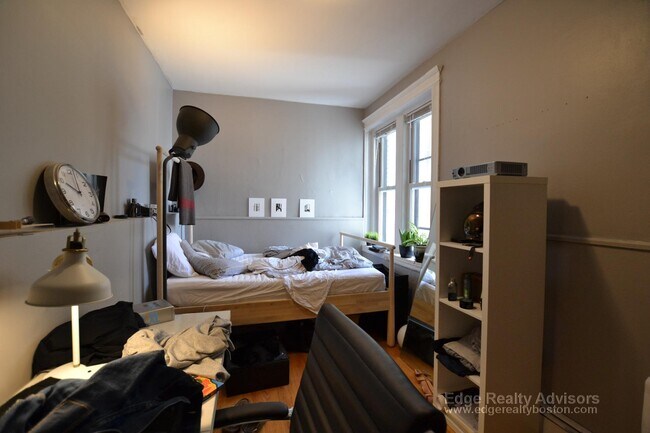 1661 Commonwealth Avenue, Unit 3 in Boston, MA - Building Photo - Building Photo