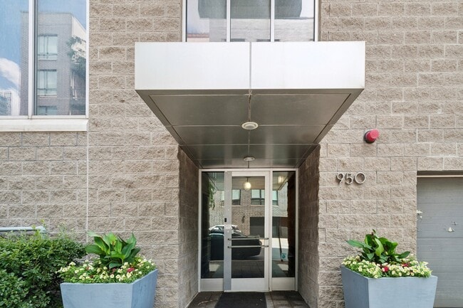 property at 950 W Erie St