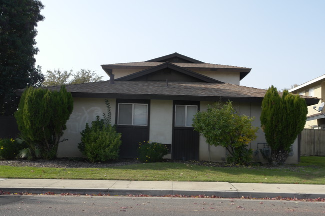 3311 Santa Rosa Ct in Merced, CA - Building Photo - Building Photo