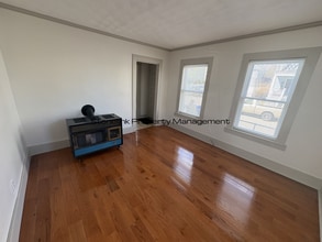 111 Johnson St in Pawtucket, RI - Building Photo - Building Photo