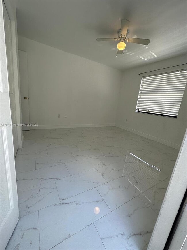 6054 SW 133rd Pl in Miami, FL - Building Photo - Building Photo