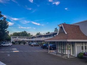 Polynesian Apartments in Sacramento, CA - Foto de edificio - Building Photo