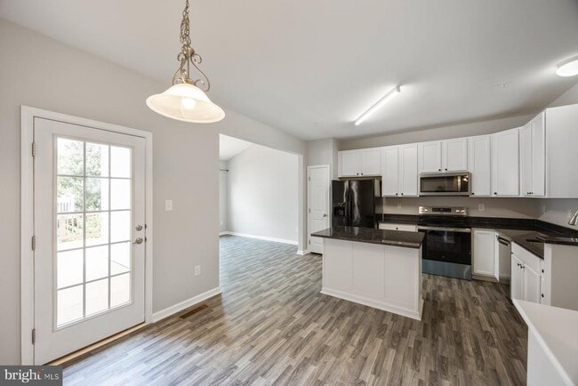 property at 947 Chase Walk