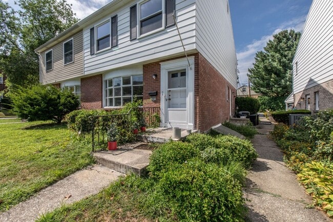 2321 Tilghman St in Allentown, PA - Building Photo - Building Photo
