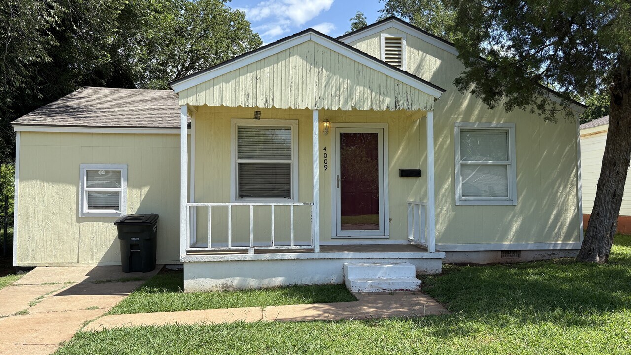 4009 SE 25th St in Del City, OK - Building Photo