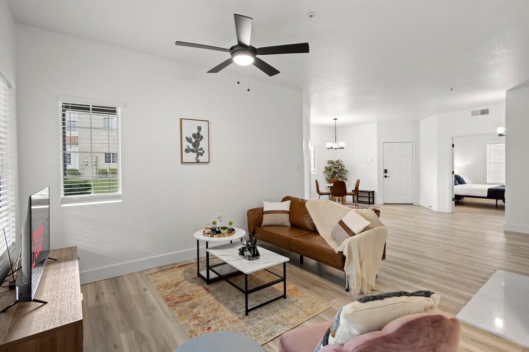7900 E Princess Dr in Scottsdale, AZ - Building Photo
