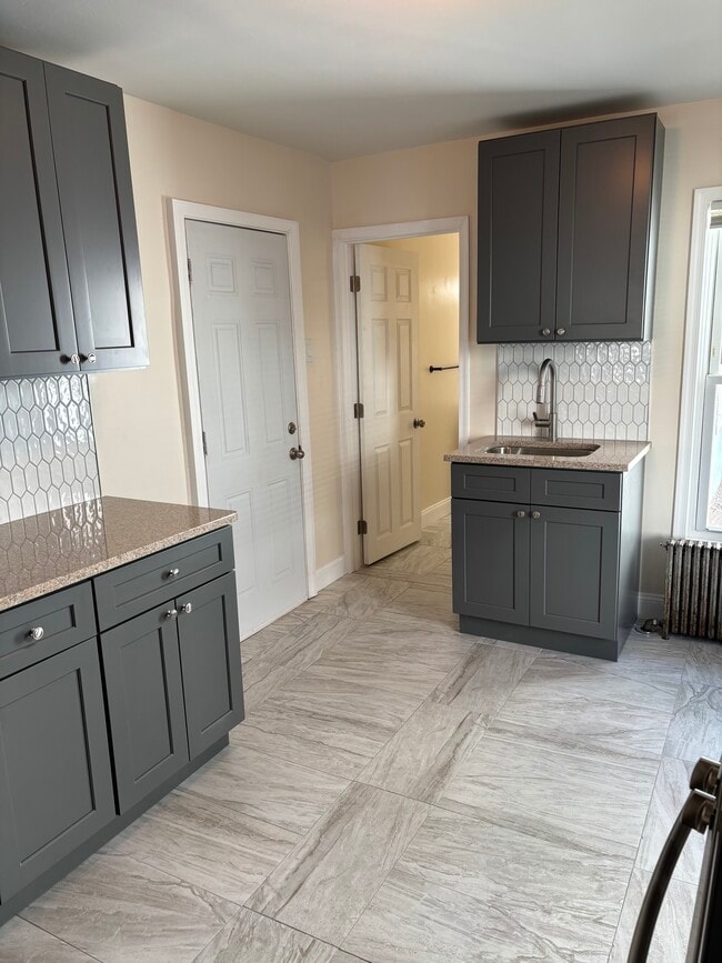 235 Morris St, Unit 2nd Floor in Phillipsburg, NJ - Foto de edificio - Building Photo