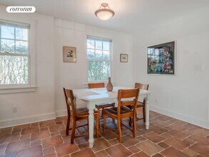 24 Dale St in Southampton, NY - Building Photo - Building Photo