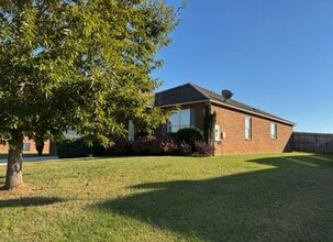 102 Silvermoon Ln in Huntsville, AL - Building Photo - Building Photo