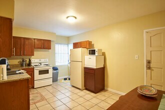 1518 E Ellicott St in Tampa, FL - Building Photo - Building Photo