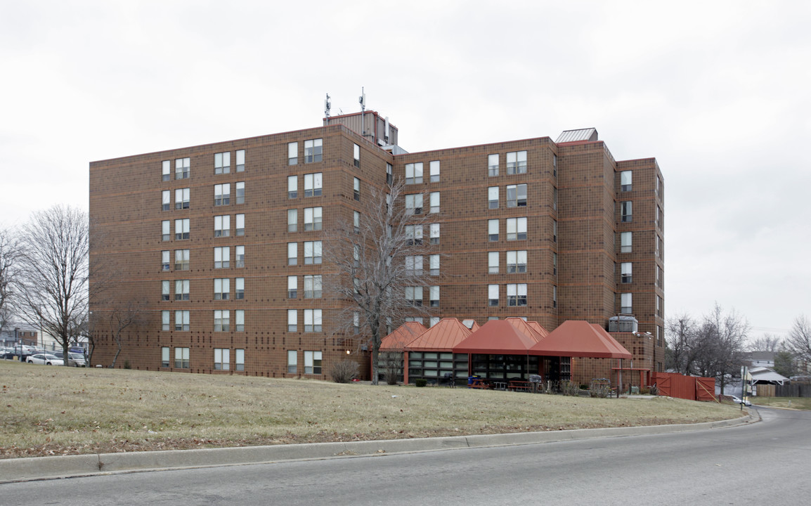 Booth Manor in Grandview, MO - Building Photo