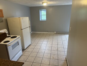 409 Clayton St in Rivesville, WV - Building Photo - Building Photo