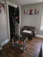 144-146 Mapes Avenue, 3 in Newark, NJ - Foto de edificio - Building Photo