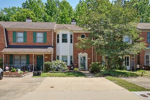 767 Creekside Crescent in Chesapeake, VA - Building Photo