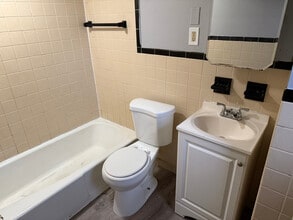 50 E Main St in Orange, MA - Building Photo - Building Photo