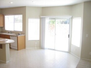 9132 Weeping Hollow Ave in Las Vegas, NV - Building Photo - Building Photo