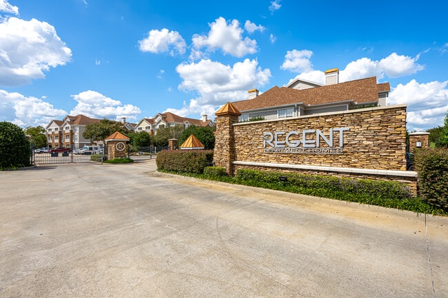 Regent Apartment Homes in Baton Rouge, LA - Foto de edificio - Building Photo