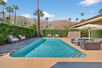 985 N Tuxedo Cir in Palm Springs, CA - Building Photo - Building Photo