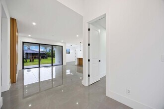 3809 Sunset Rd in Lehigh Acres, FL - Building Photo - Building Photo