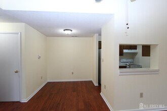 5012 Ravens Crest Dr in Plainsboro, NJ - Building Photo - Building Photo