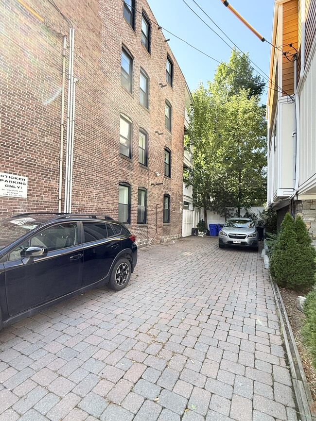 23 Cameron St, Unit 1 in Brookline, MA - Building Photo - Building Photo