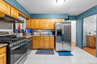 97 Arlington Ave in Valley Stream, NY - Building Photo - Building Photo