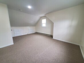 54 Ferris Ave, Unit 2 in Norwalk, CT - Foto de edificio - Building Photo