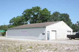 MR Rogers Appliances in Tampa, FL - Foto de edificio - Building Photo