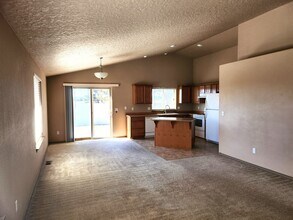 51269 Riley Ln in La Pine, OR - Building Photo - Building Photo