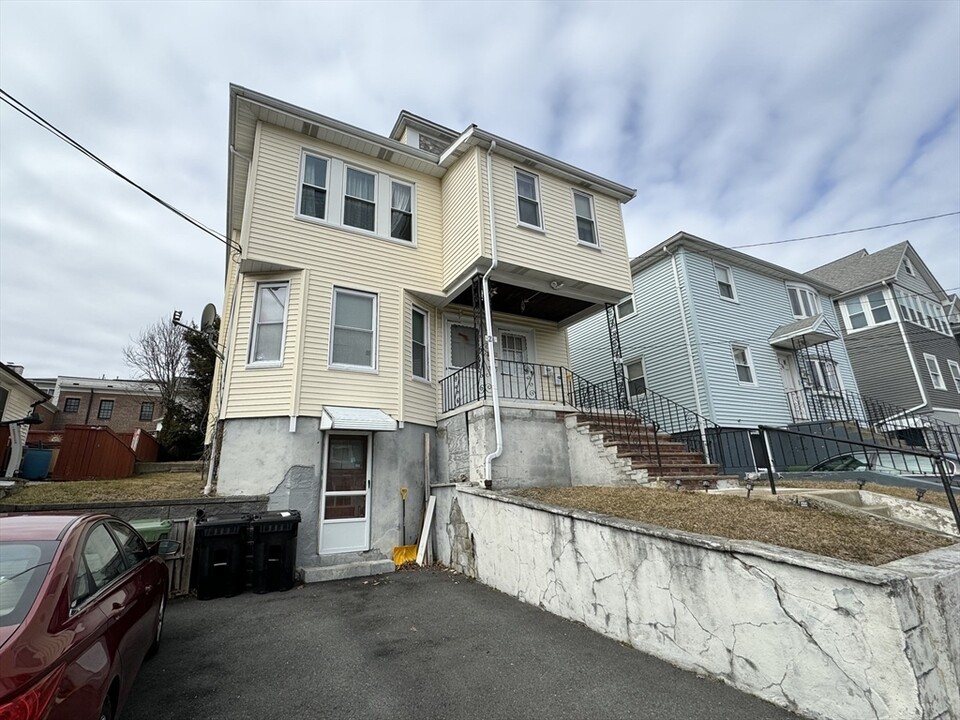 26 Olcott St in Watertown, MA - Building Photo