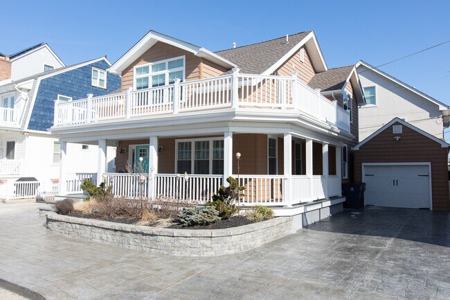 107 S Richards Ave in Ventnor City, NJ - Building Photo - Building Photo