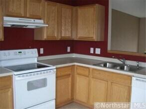 4818 Education Dr N in Hugo, MN - Building Photo - Building Photo