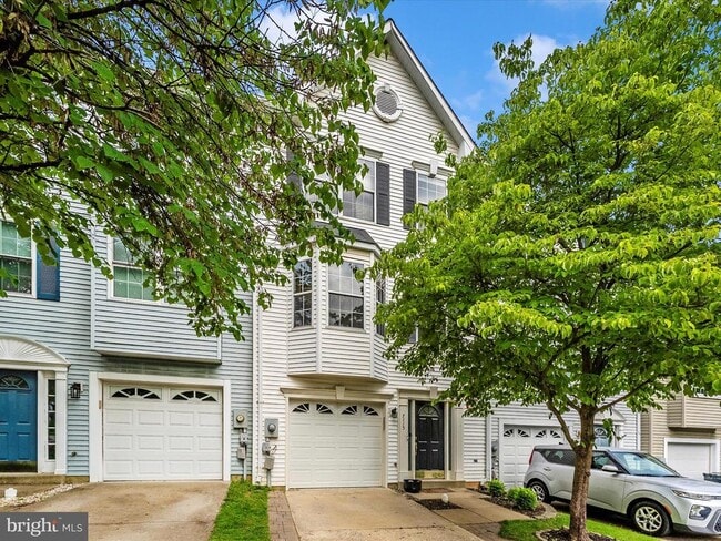 property at 7115 Oberlin Cir