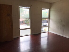 14141 Erwin St in Van Nuys, CA - Building Photo - Building Photo