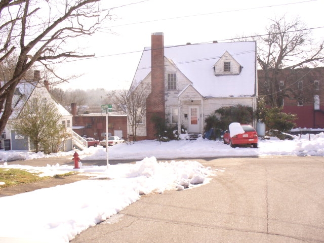 105 North St in Wilkesboro, NC - Building Photo