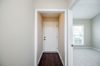 131 Grove Landing Ct in Grovetown, GA - Building Photo - Building Photo