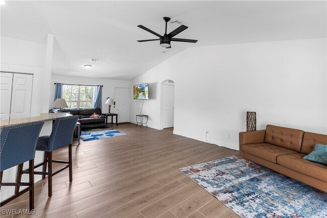720 Bedford Point Ave in Lehigh Acres, FL - Building Photo - Building Photo