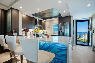 9397 Midnight Pass Rd in Sarasota, FL - Building Photo